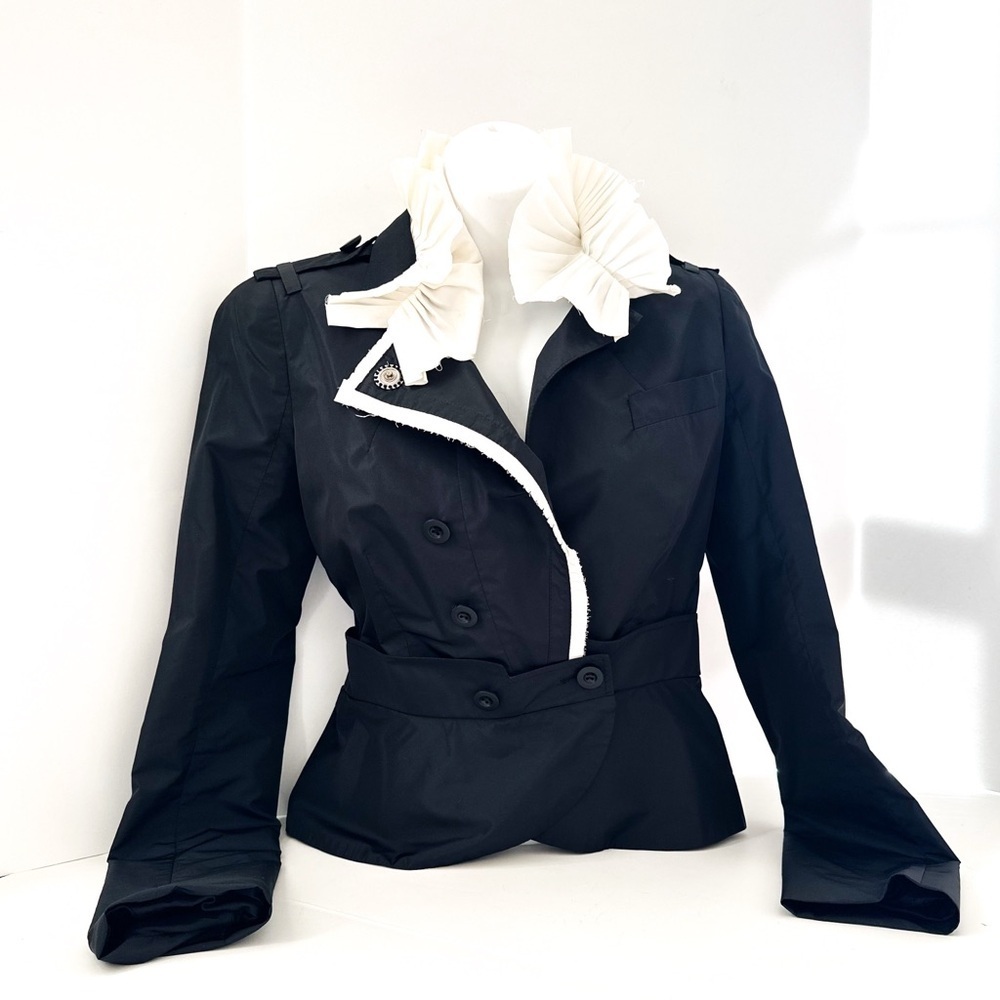 Givenchy Distressed Paris Architectural White Pleated Ruffle Collar Jacket 38
